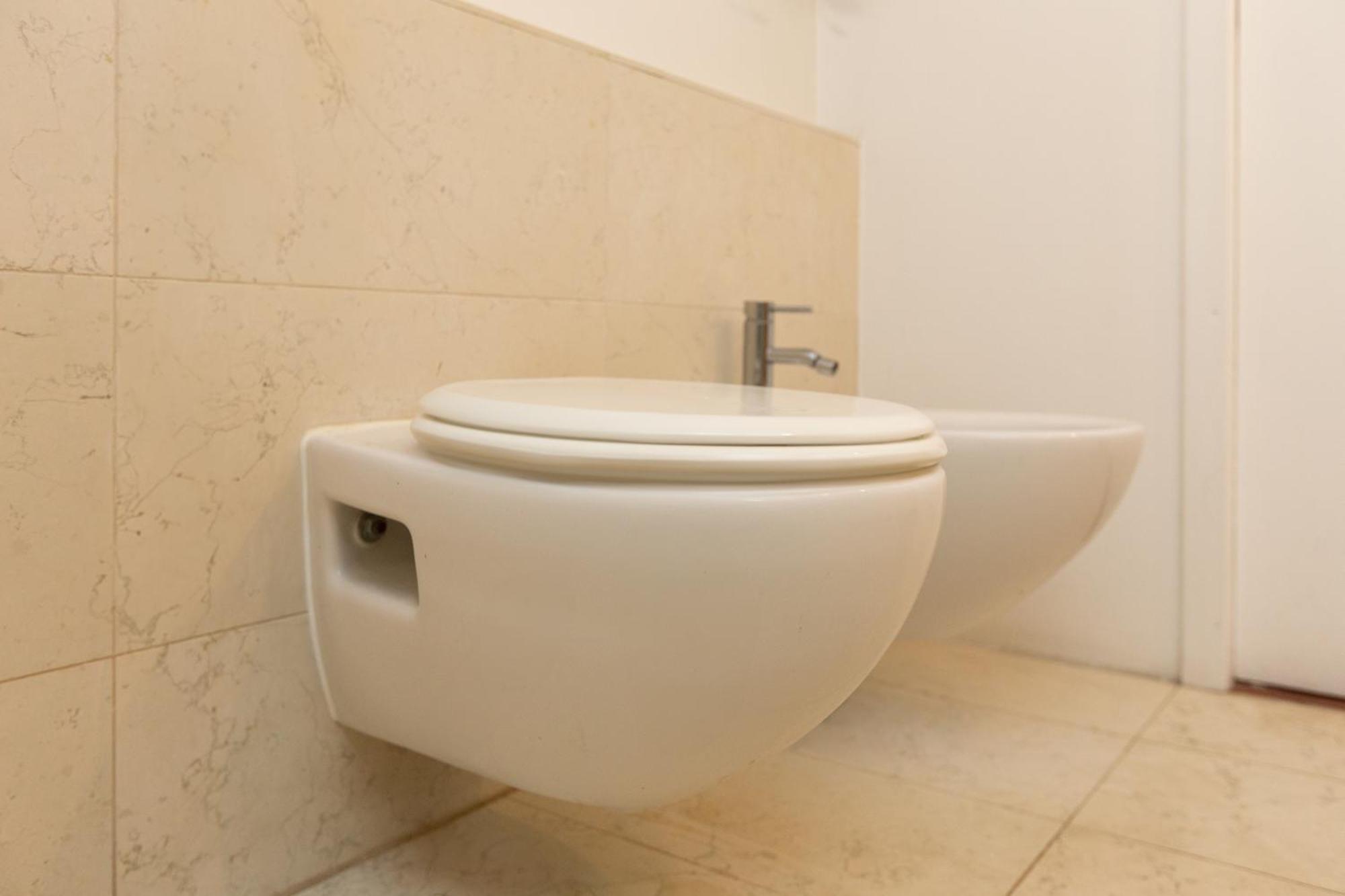 밀라노 White And Brown Exclusive Loft With Terrace - Free Parking - M2 Station 아파트 외부 사진