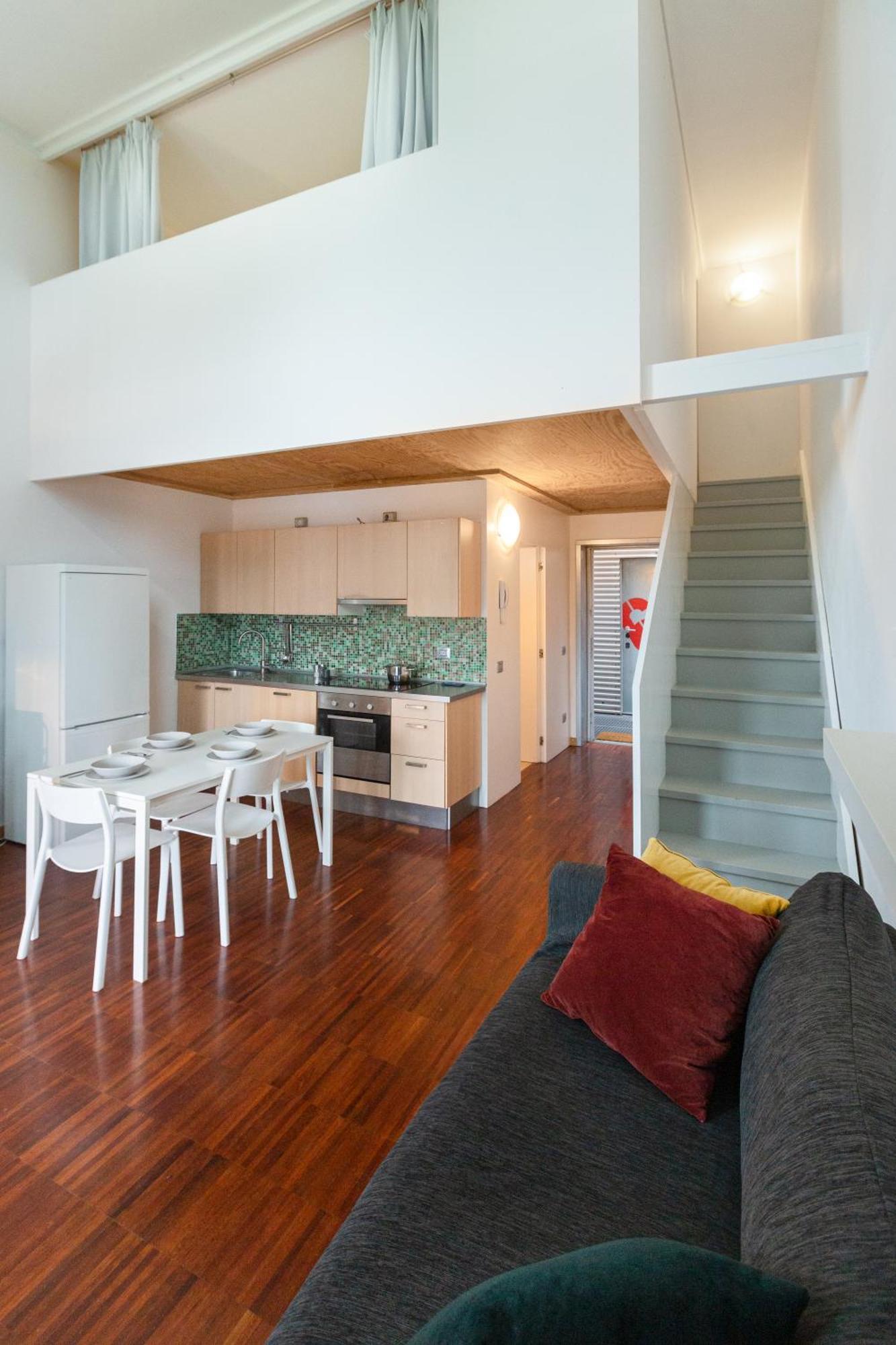 밀라노 White And Brown Exclusive Loft With Terrace - Free Parking - M2 Station 아파트 외부 사진